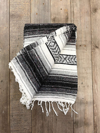 Classic Falsa Blanket